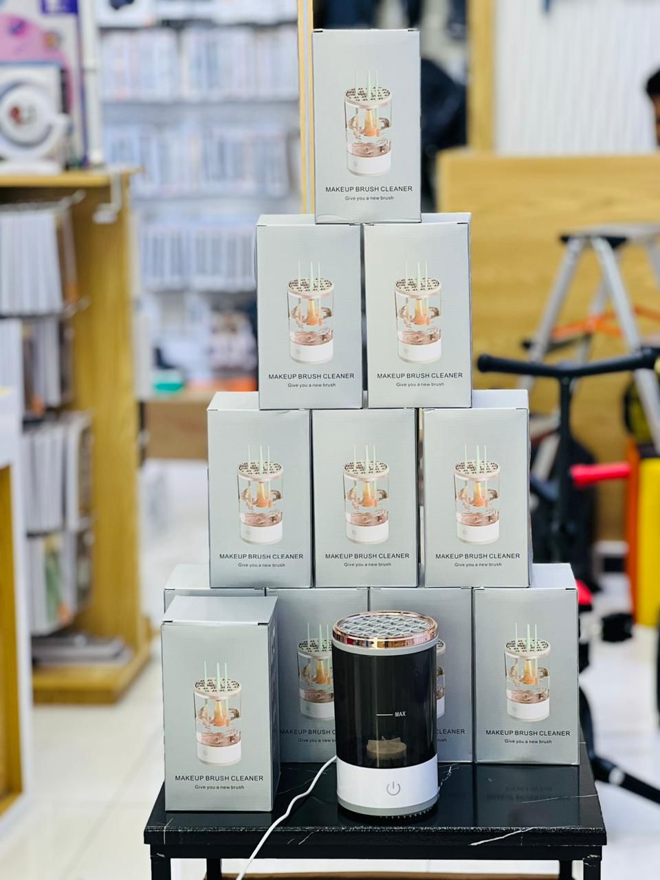 Electric Makeup Brush Cleaner, Makeup Brush Cleaner Machine with Brush Clean Mat, Automatic Cosmetic Brush Cleaner Makeup Brush Tools for All Size Beauty Makeup Brushes Set, Gift for Women Wife Friend